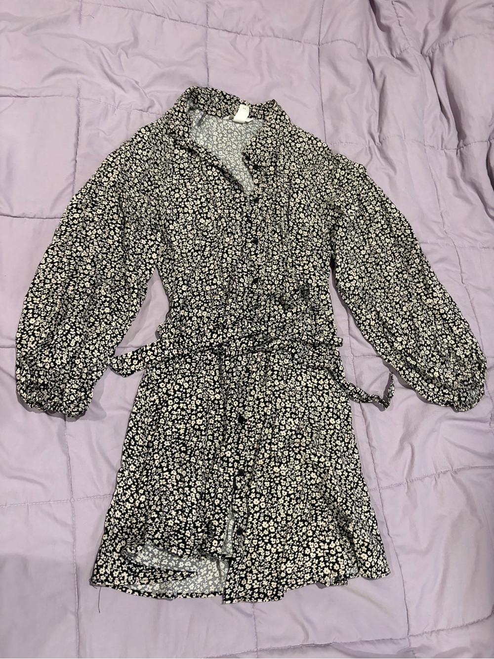 H&M Black and White Floral Button-Up Dress Medium like new